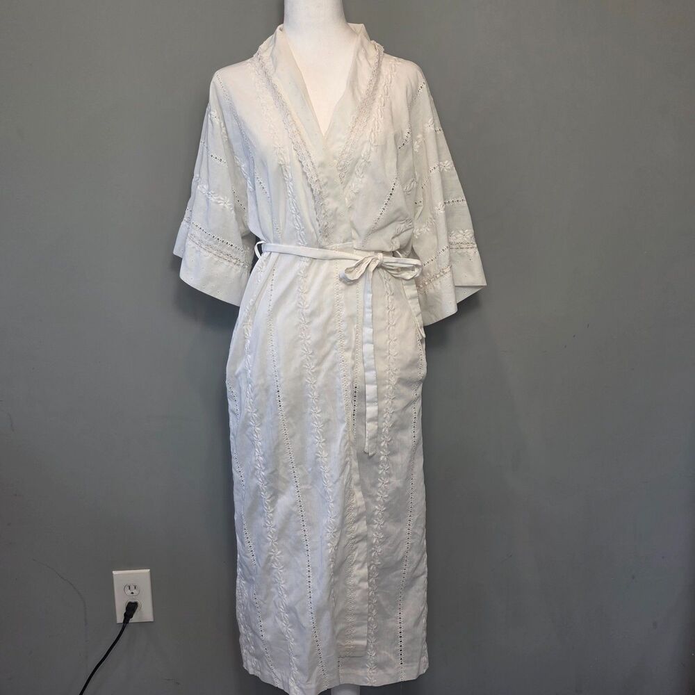Vintage White Cotton Eyelet Wrap Robe SM/MD Bridal Getting-Ready Robe Cottage